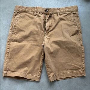 Men’s Gap Dark Khaki Shorts - Size: 30